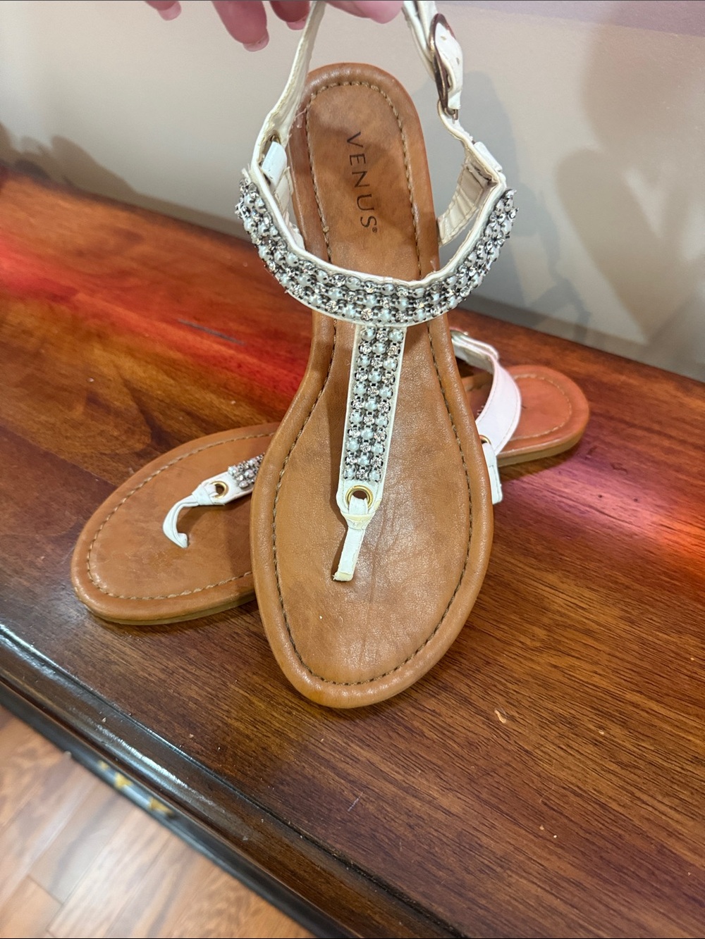 VENUS Rhinestone T Strap Sandals White Thong Flat Size 7.5 Sparkle